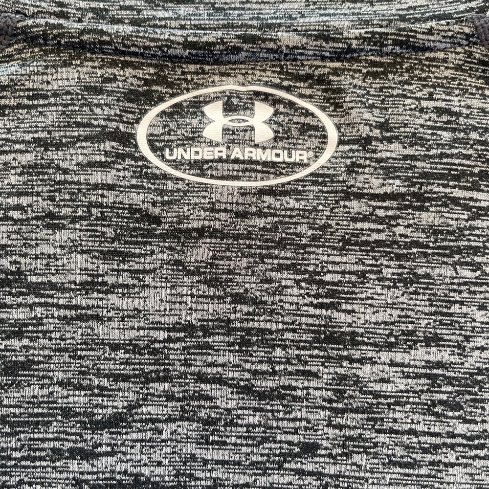 Under Armour Men's Black and Gray Short Sleeve Tee. M - Picture 5 of 5